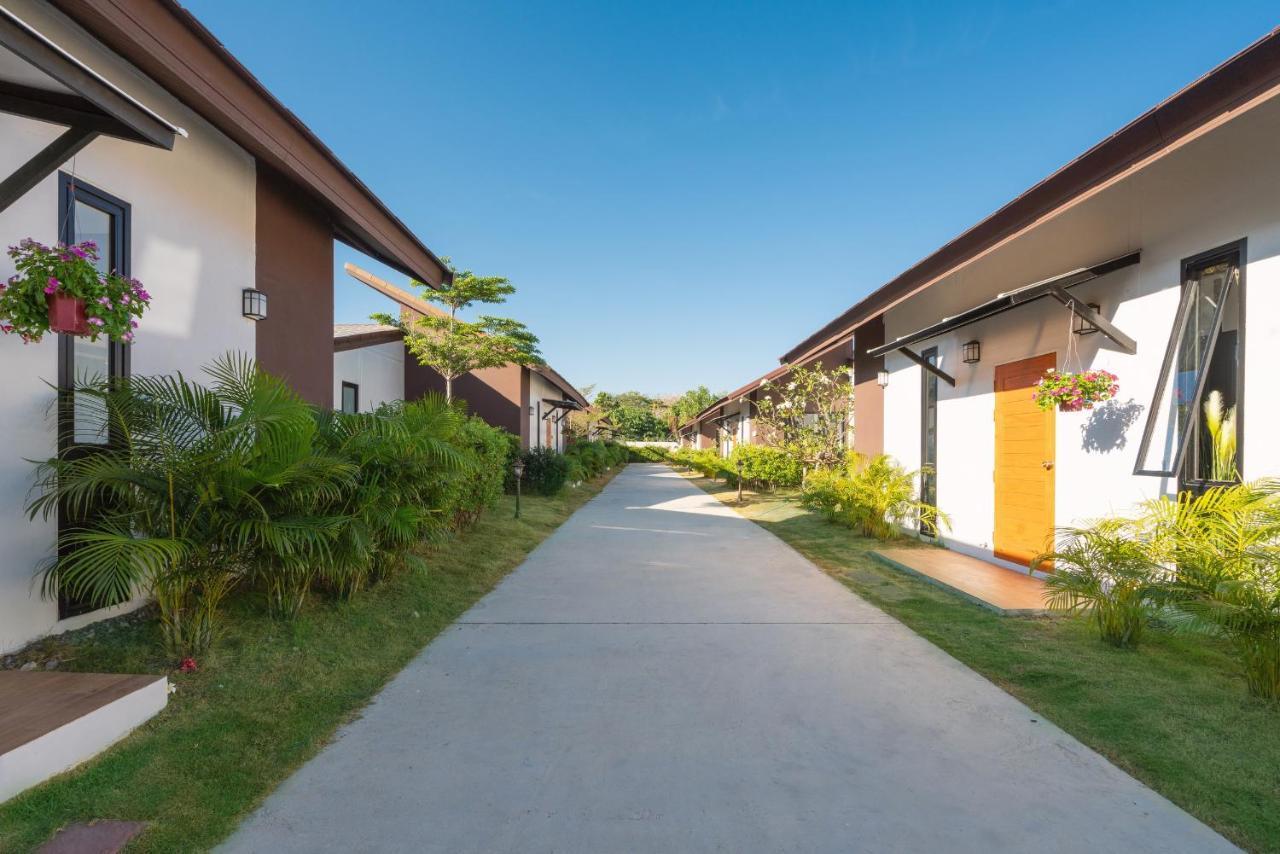 Thames Tara Private Pool Villa Rawai Phuket - Sha Extra Plus Exterior foto