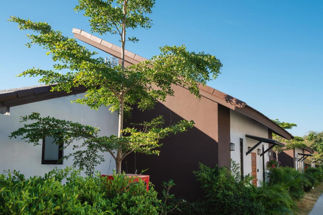 Thames Tara Private Pool Villa Rawai Phuket - Sha Extra Plus Exterior foto