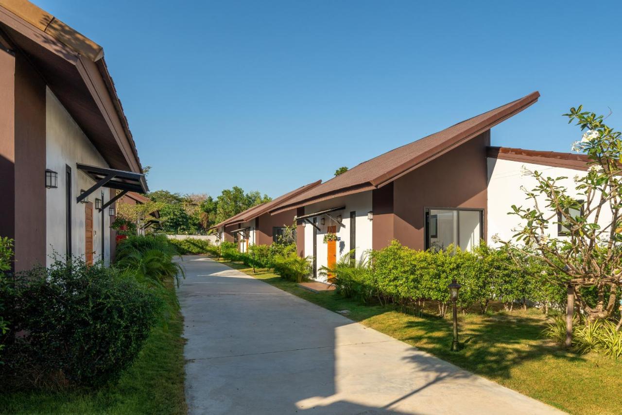 Thames Tara Private Pool Villa Rawai Phuket - Sha Extra Plus Exterior foto
